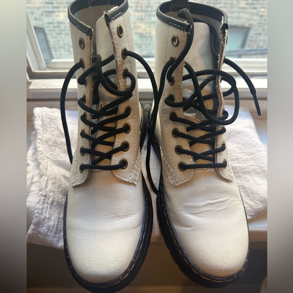 Doc Martin SMOOTH size 6